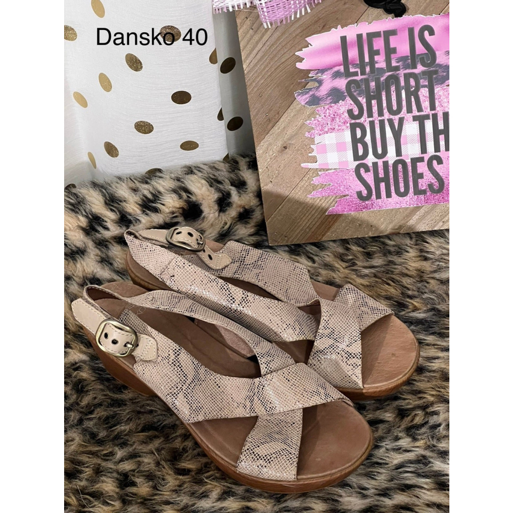 Dansko size 40 sandals